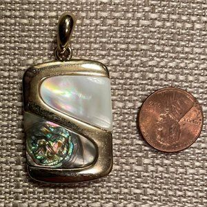 Very Pretty "Shell-like" Slide/Pendent for any Chain
